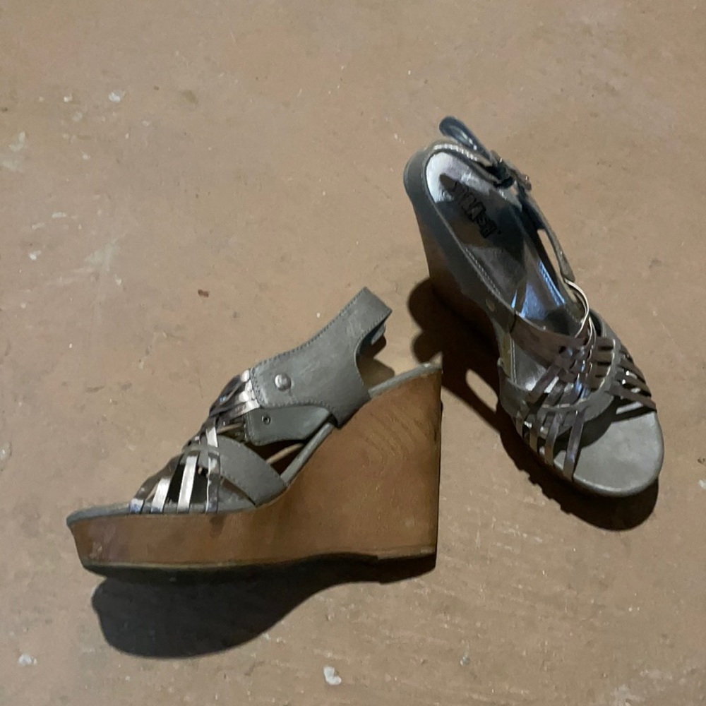 Grey/silver wedges 8.5